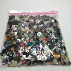 2 Lb Gallon Bag Assorted Buttons Art Crafts Sewing Projects Mixed Grab Bag Lot